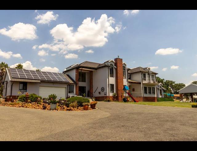 15 BEDROOM HOUSE FOR SALE IN LANSERIA